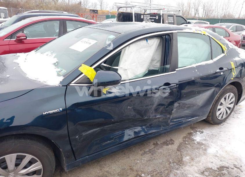 Photo 6 of 2021 Toyota Camry LE HYBRID (VIN 4T1C31AK4MU564271)