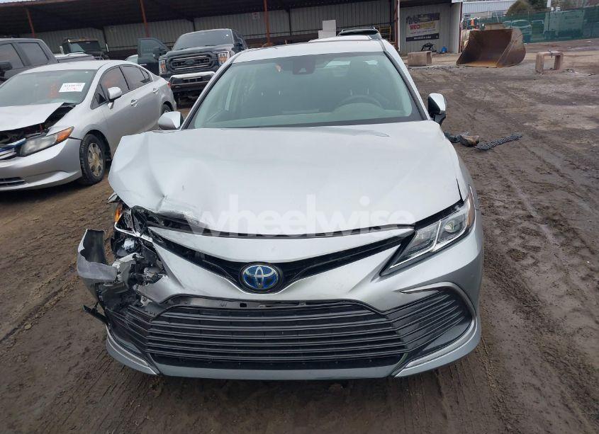 Photo 13 of 2022 Toyota Camry LE HYBRID (VIN 4T1C31AK4NU582044)