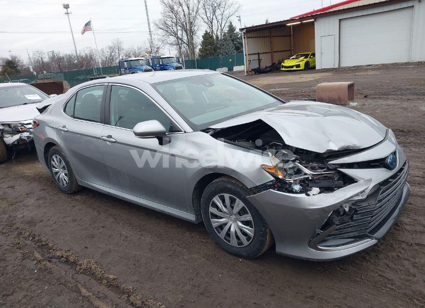 Photo 14 of 2022 Toyota Camry LE HYBRID (VIN 4T1C31AK4NU582044)