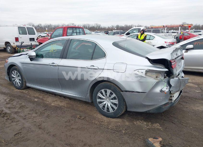 Photo 15 of 2022 Toyota Camry LE HYBRID (VIN 4T1C31AK4NU582044)