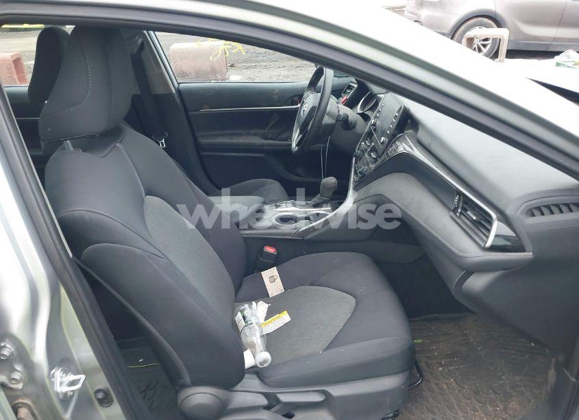 Photo 5 of 2022 Toyota Camry LE HYBRID (VIN 4T1C31AK4NU582044)