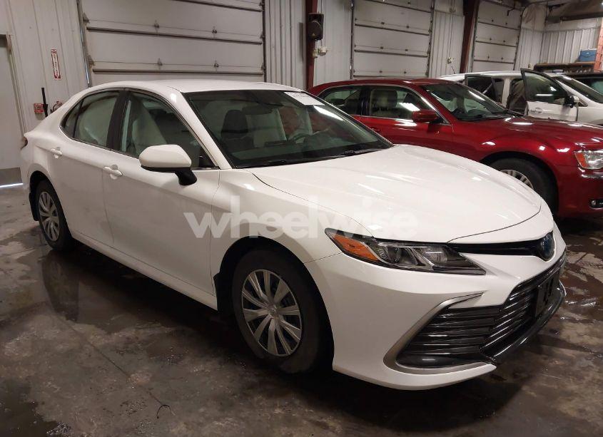 2022 Toyota Camry LE HYBRID (VIN 4T1C31AK4NU589284) main photo