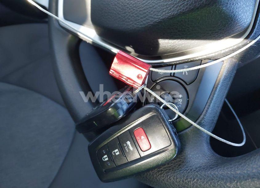 Photo 11 of 2022 Toyota Camry LE HYBRID (VIN 4T1C31AK4NU589284)