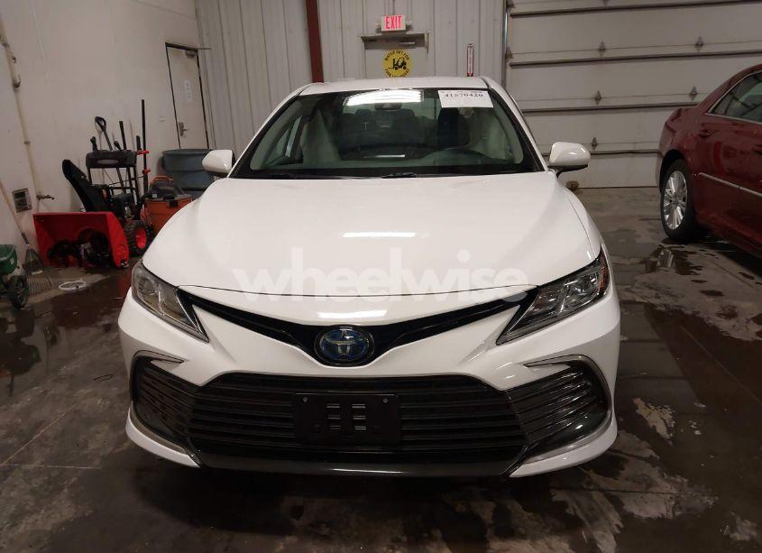 Photo 12 of 2022 Toyota Camry LE HYBRID (VIN 4T1C31AK4NU589284)