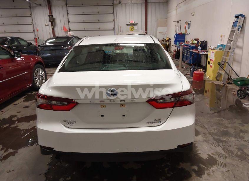 Photo 16 of 2022 Toyota Camry LE HYBRID (VIN 4T1C31AK4NU589284)