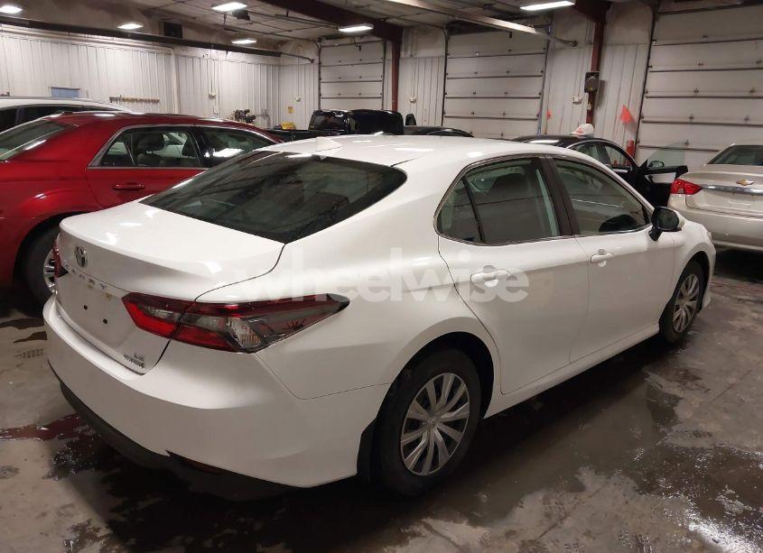 Photo 4 of 2022 Toyota Camry LE HYBRID (VIN 4T1C31AK4NU589284)