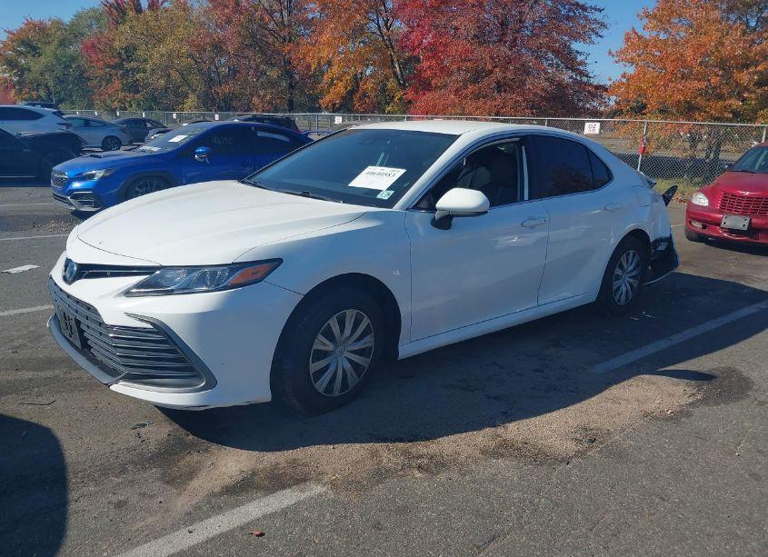 Photo 2 of 2024 Toyota Camry HYBRID LE (VIN 4T1C31AK4RU072220)
