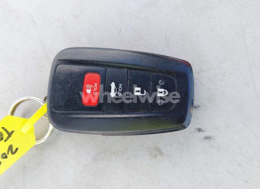 Photo 11 of 2020 Toyota Camry LE HYBRID (VIN 4T1C31AK5LU530760)