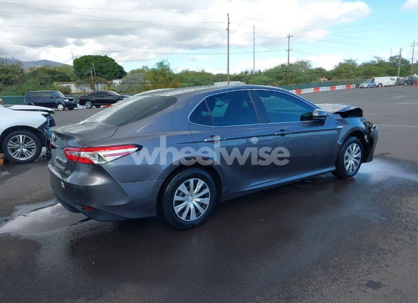 Photo 4 of 2020 Toyota Camry LE HYBRID (VIN 4T1C31AK5LU530760)