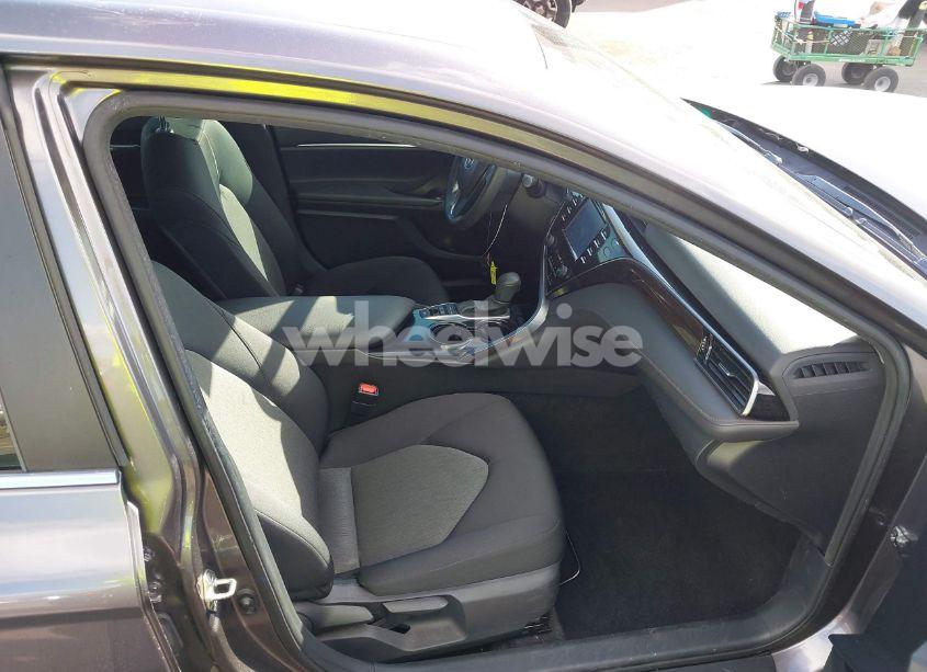 Photo 5 of 2020 Toyota Camry LE HYBRID (VIN 4T1C31AK5LU530760)