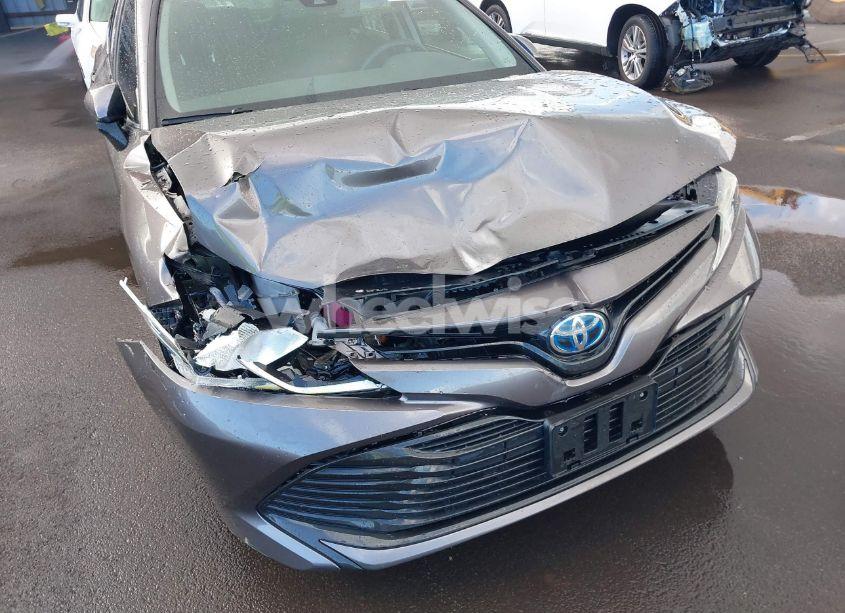 Photo 6 of 2020 Toyota Camry LE HYBRID (VIN 4T1C31AK5LU530760)