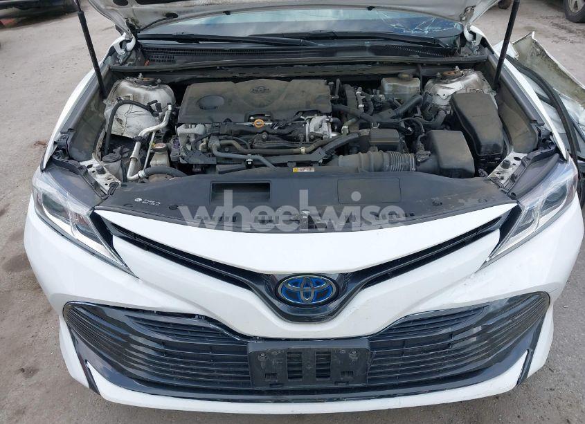 Photo 10 of 2020 Toyota Camry LE HYBRID (VIN 4T1C31AK5LU538633)