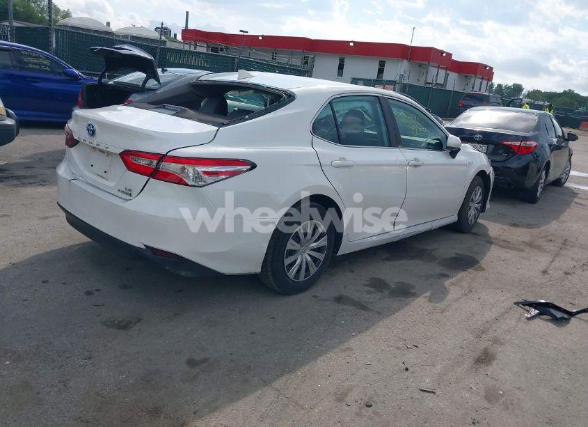 Photo 4 of 2020 Toyota Camry LE HYBRID (VIN 4T1C31AK5LU538633)
