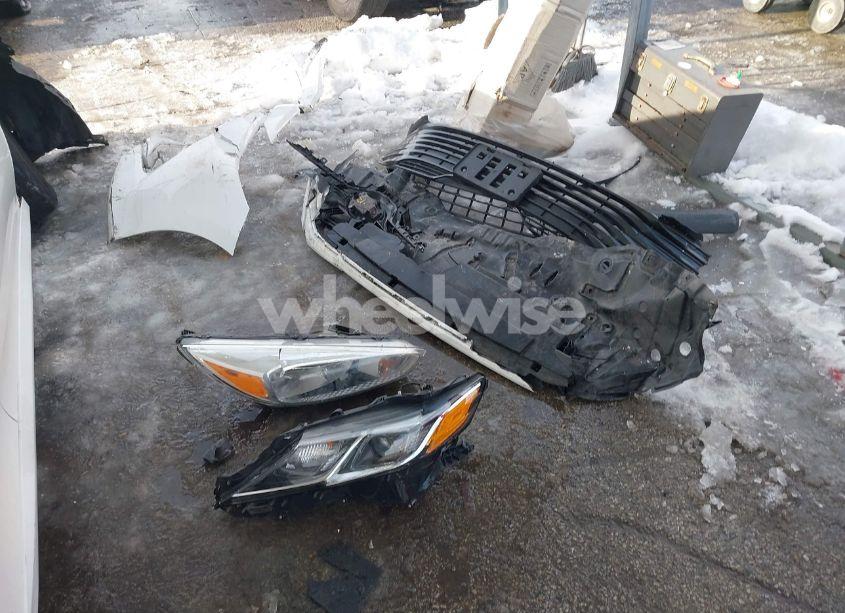 Photo 11 of 2020 Toyota Camry LE HYBRID (VIN 4T1C31AK5LU539510)