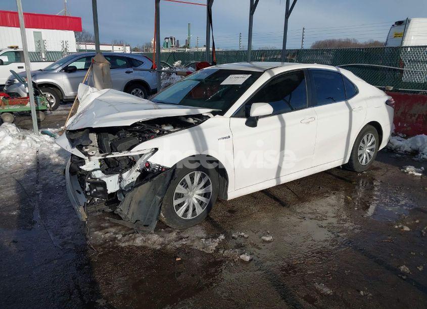 Photo 2 of 2020 Toyota Camry LE HYBRID (VIN 4T1C31AK5LU539510)