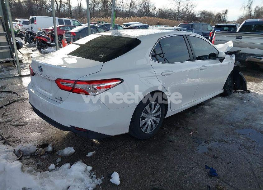 Photo 4 of 2020 Toyota Camry LE HYBRID (VIN 4T1C31AK5LU539510)