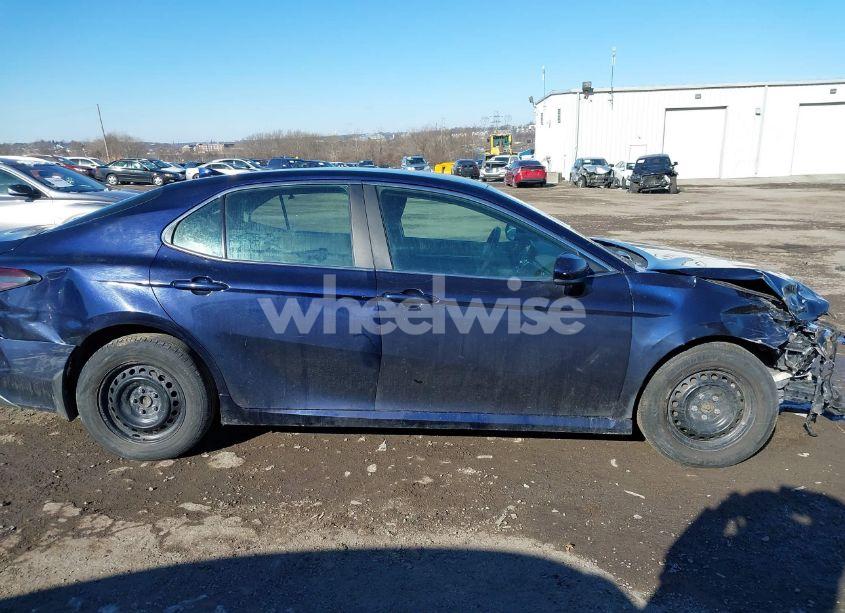 Photo 14 of 2021 Toyota Camry LE HYBRID (VIN 4T1C31AK5MU552534)
