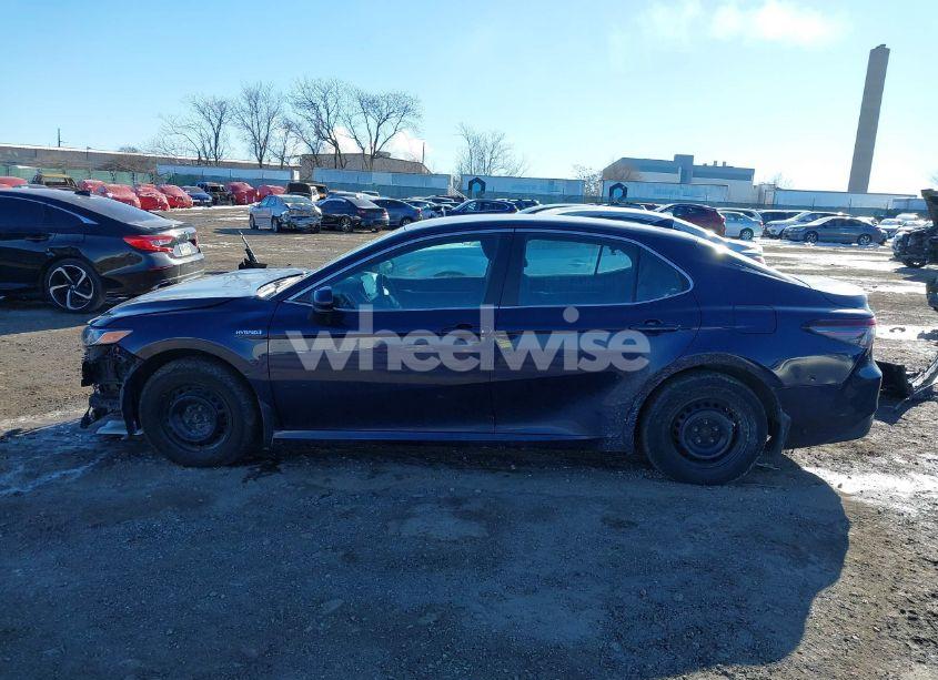 Photo 15 of 2021 Toyota Camry LE HYBRID (VIN 4T1C31AK5MU552534)