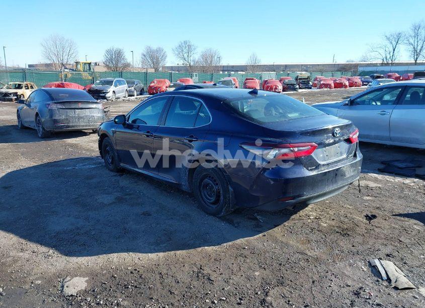 Photo 3 of 2021 Toyota Camry LE HYBRID (VIN 4T1C31AK5MU552534)