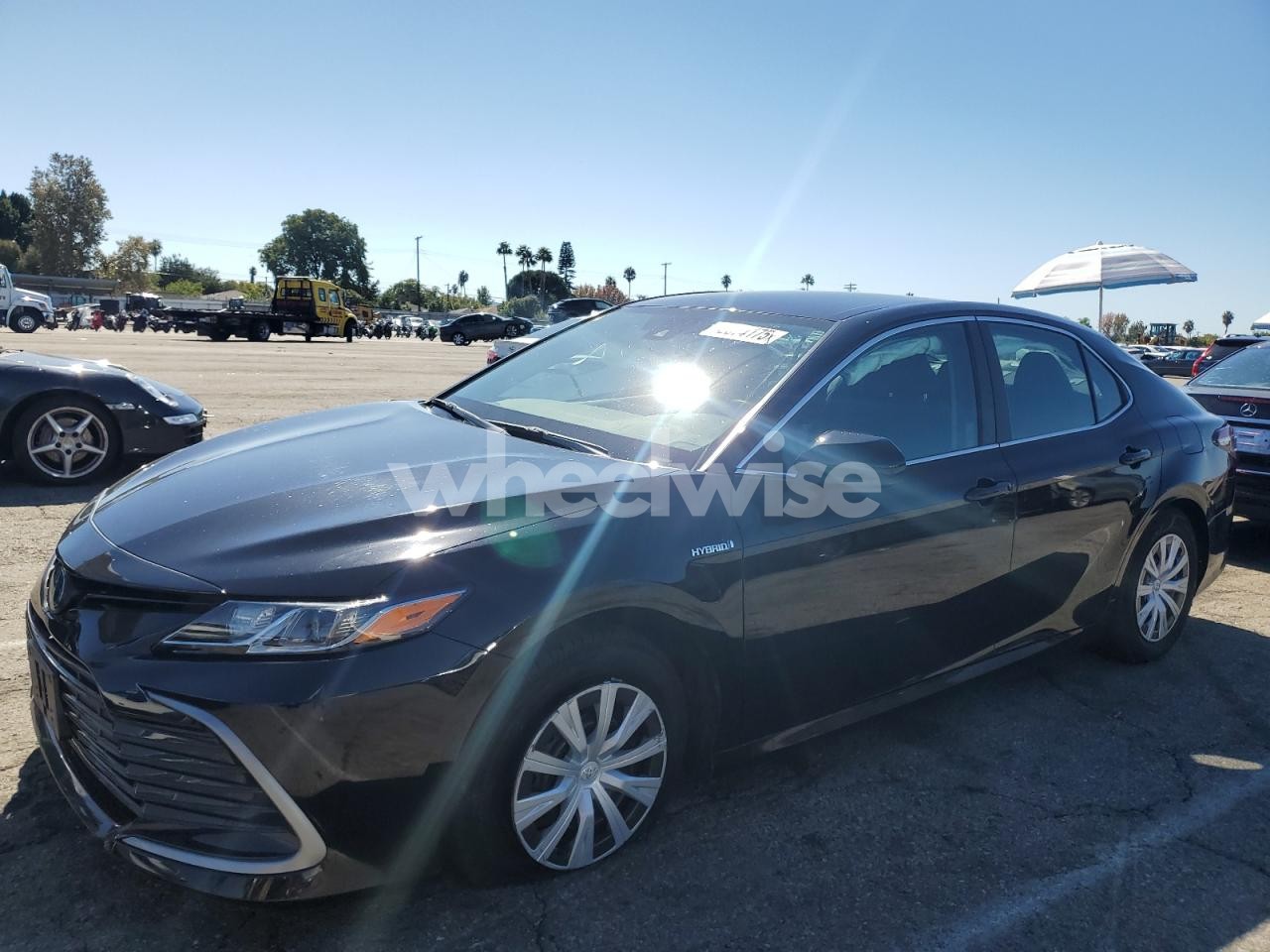 2021 TOYOTA CAMRY LE (VIN 4T1C31AK5MU553795) main photo