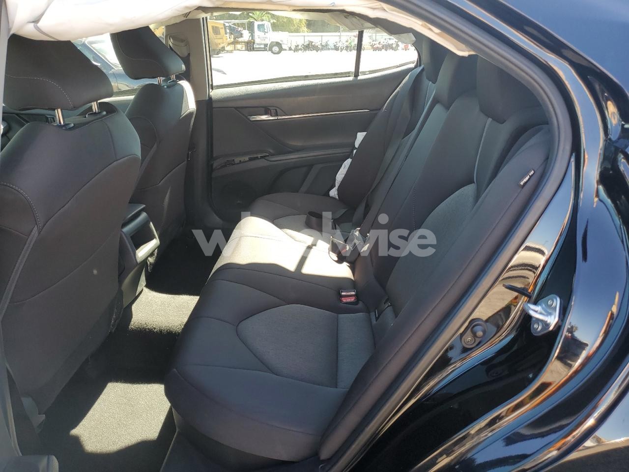 Photo 10 of 2021 TOYOTA CAMRY LE (VIN 4T1C31AK5MU553795)