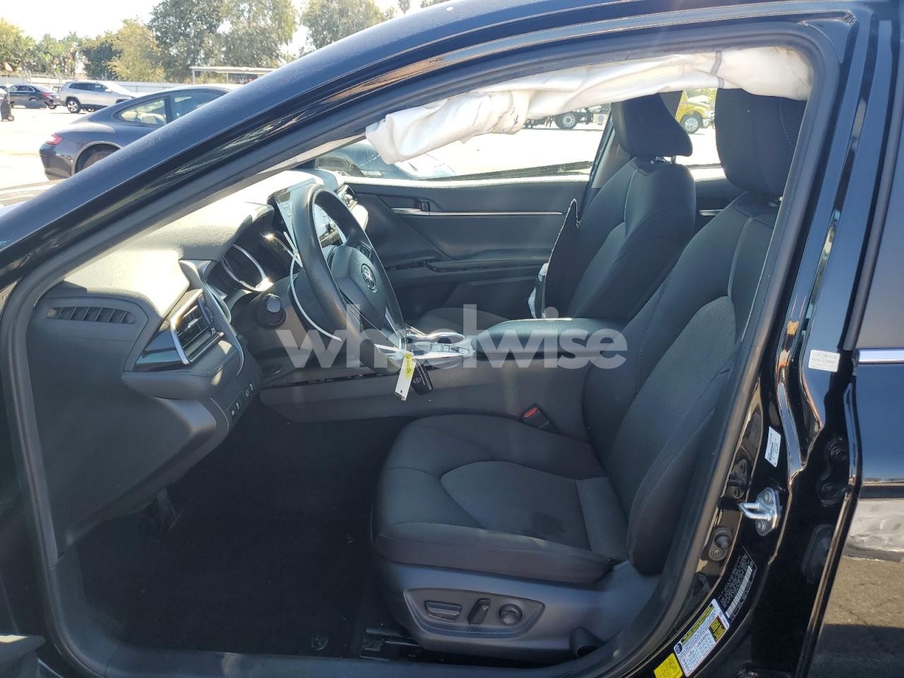 Photo 7 of 2021 TOYOTA CAMRY LE (VIN 4T1C31AK5MU553795)