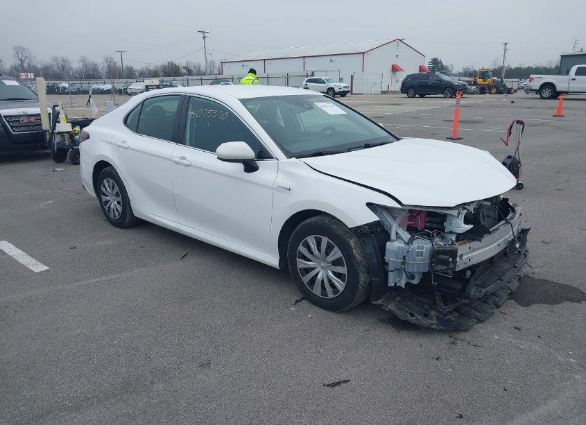 2021 Toyota Camry LE HYBRID (VIN 4T1C31AK5MU561556) main photo