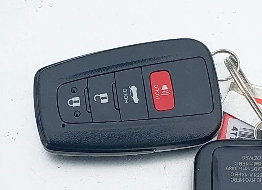 Photo 11 of 2021 Toyota Camry LE HYBRID (VIN 4T1C31AK5MU561556)