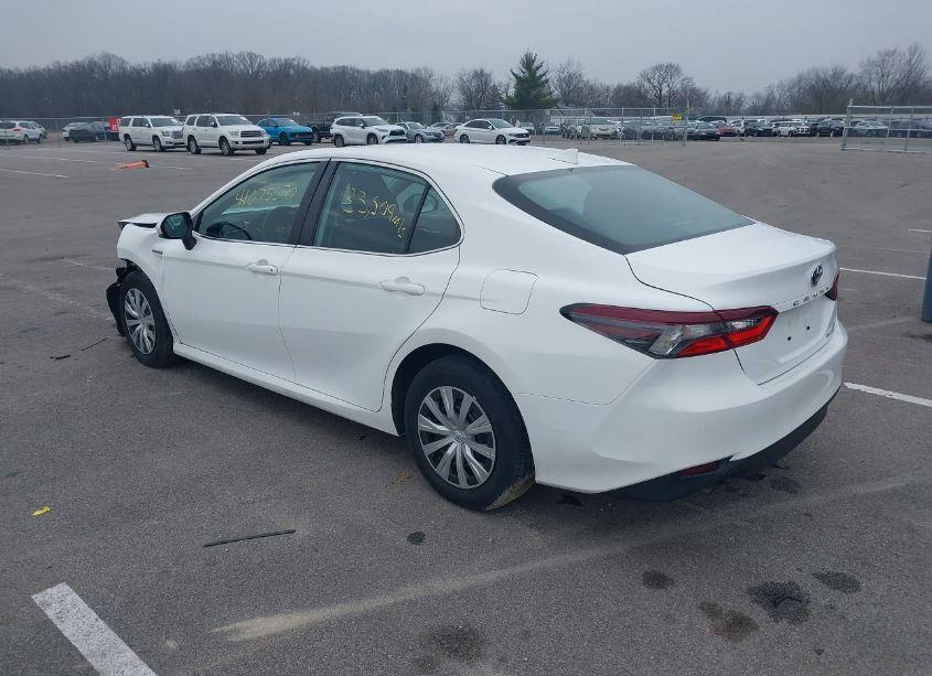 Photo 3 of 2021 Toyota Camry LE HYBRID (VIN 4T1C31AK5MU561556)