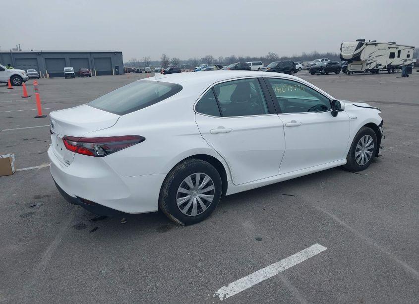 Photo 4 of 2021 Toyota Camry LE HYBRID (VIN 4T1C31AK5MU561556)