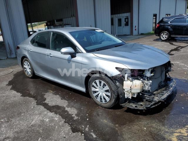 Photo 2 of 2022 TOYOTA CAMRY LE (VIN 4T1C31AK5NU582117)