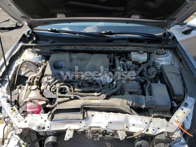 Photo 6 of 2022 TOYOTA CAMRY LE (VIN 4T1C31AK5NU582117)