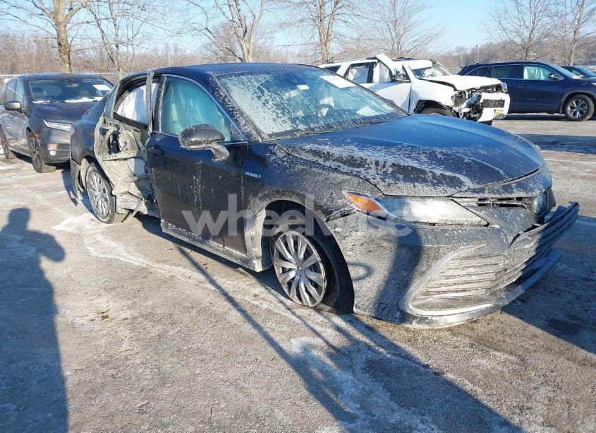 2021 Toyota Camry LE HYBRID (VIN 4T1C31AK6MU554826) main photo