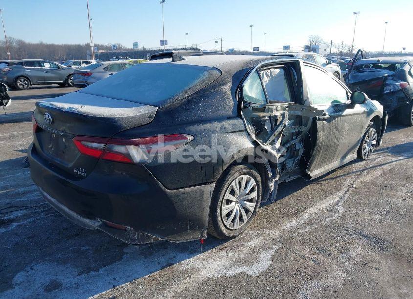 Photo 4 of 2021 Toyota Camry LE HYBRID (VIN 4T1C31AK6MU554826)