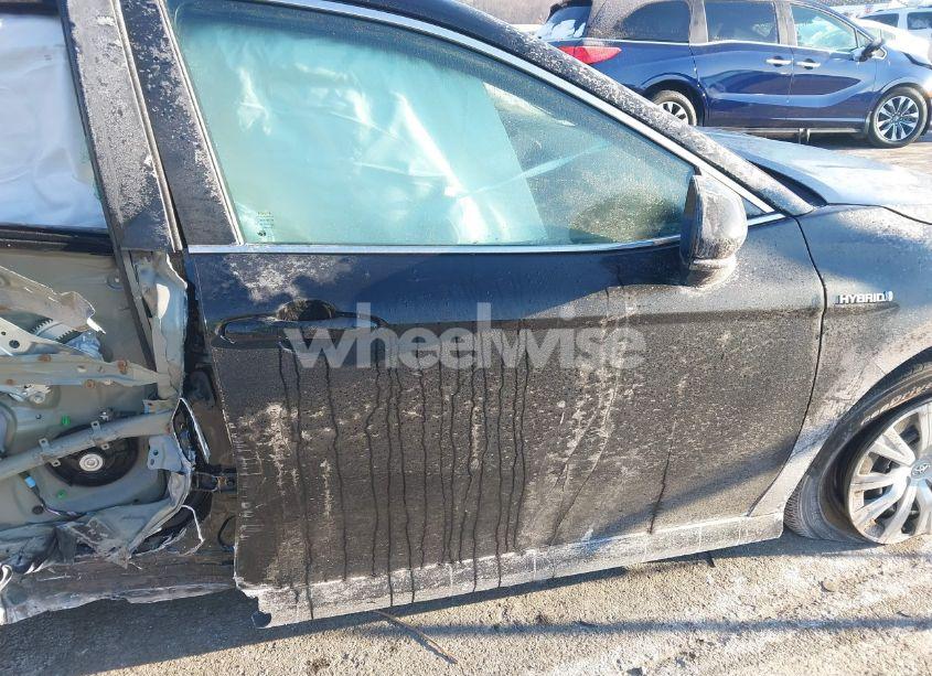 Photo 5 of 2021 Toyota Camry LE HYBRID (VIN 4T1C31AK6MU554826)