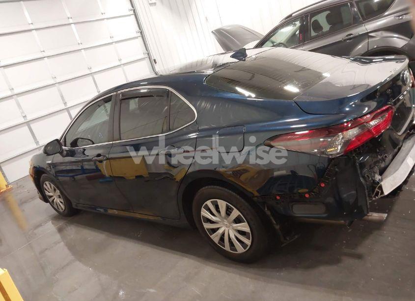 Photo 15 of 2021 Toyota Camry LE HYBRID (VIN 4T1C31AK6MU566636)