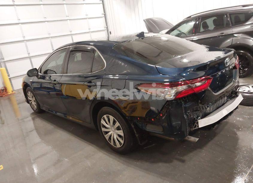 Photo 3 of 2021 Toyota Camry LE HYBRID (VIN 4T1C31AK6MU566636)