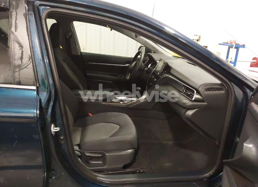 Photo 5 of 2021 Toyota Camry LE HYBRID (VIN 4T1C31AK6MU566636)