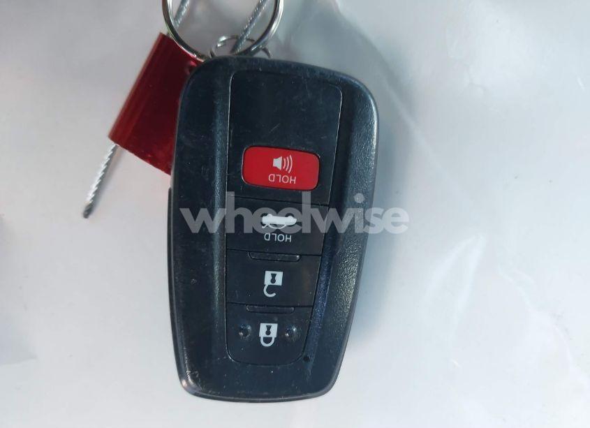 Photo 11 of 2020 Toyota Camry LE HYBRID (VIN 4T1C31AK7LU524314)