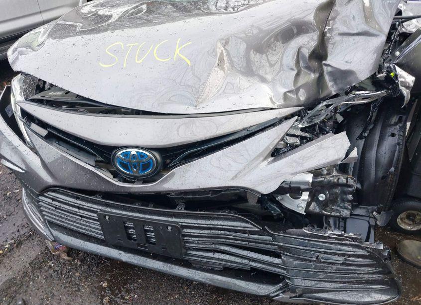 Photo 6 of 2022 Toyota Camry LE HYBRID (VIN 4T1C31AK7NU040856)