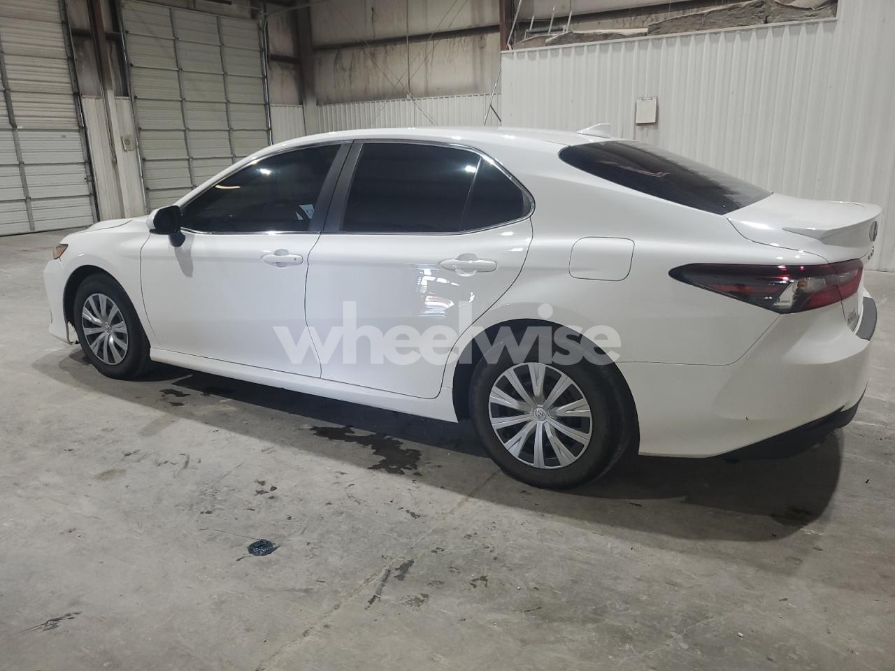 Photo 2 of 2023 TOYOTA CAMRY LE (VIN 4T1C31AK7PU608736)