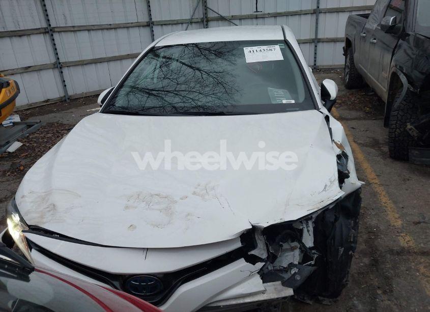 Photo 12 of 2020 Toyota Camry HYBRID LE (VIN 4T1C31AK8LU015977)