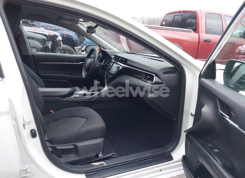 Photo 5 of 2020 Toyota Camry HYBRID LE (VIN 4T1C31AK8LU015977)