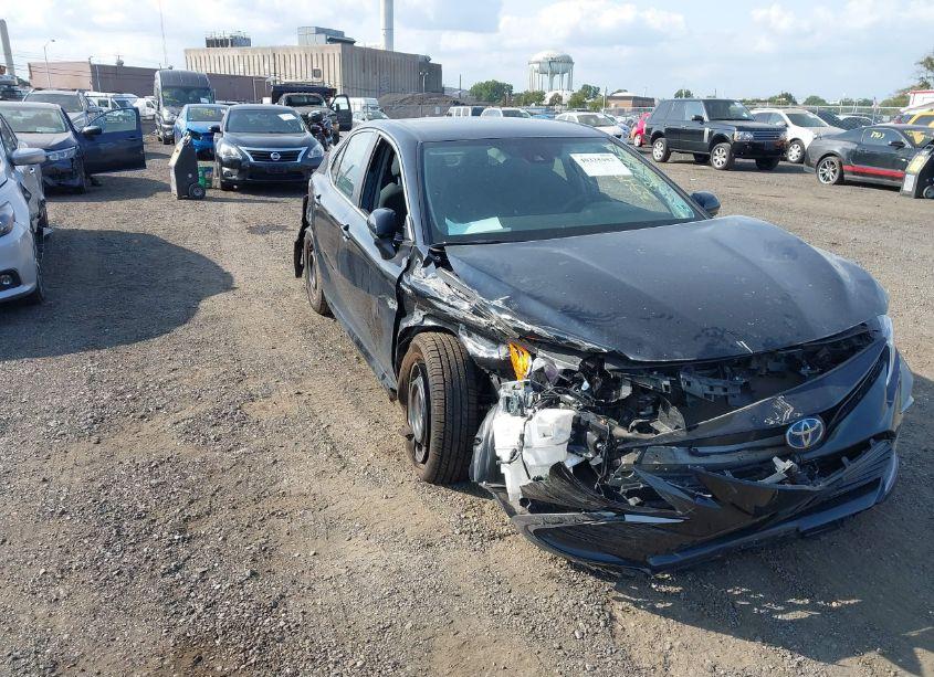 2021 Toyota Camry LE HYBRID (VIN 4T1C31AK8MU023157) main photo
