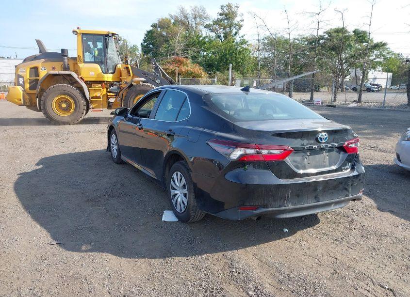 Photo 3 of 2021 Toyota Camry LE HYBRID (VIN 4T1C31AK8MU023157)