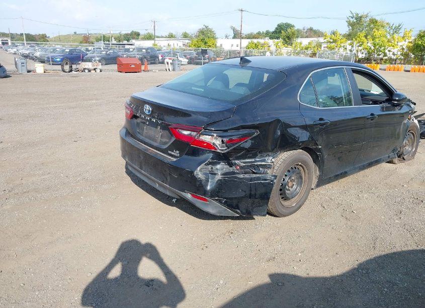 Photo 4 of 2021 Toyota Camry LE HYBRID (VIN 4T1C31AK8MU023157)