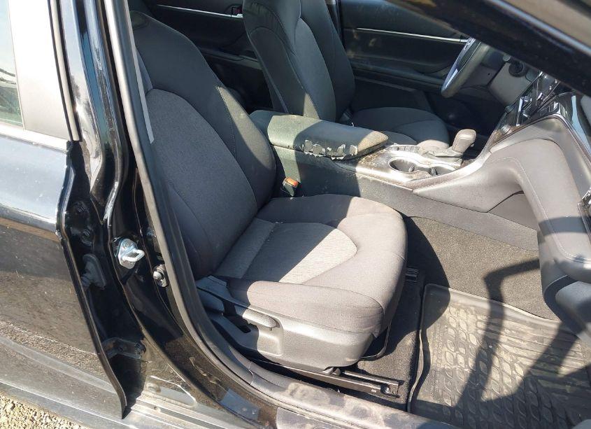 Photo 5 of 2021 Toyota Camry LE HYBRID (VIN 4T1C31AK8MU023157)