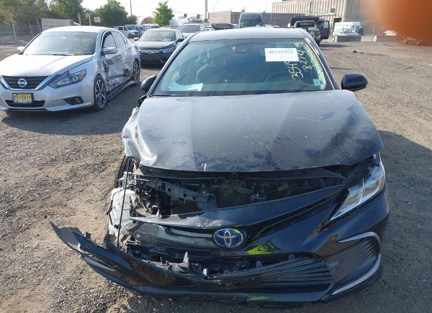 Photo 6 of 2021 Toyota Camry LE HYBRID (VIN 4T1C31AK8MU023157)