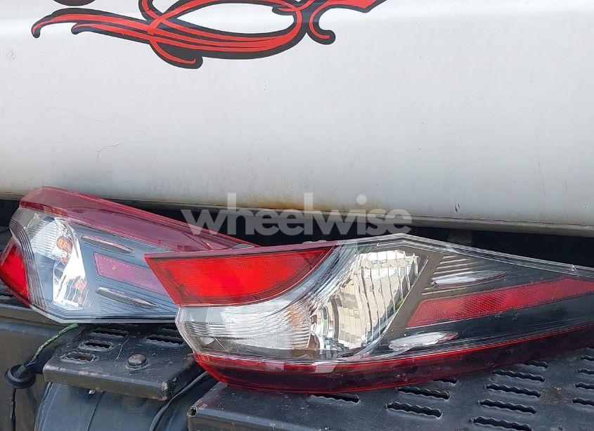 Photo 12 of 2021 Toyota Camry LE HYBRID (VIN 4T1C31AK8MU554259)