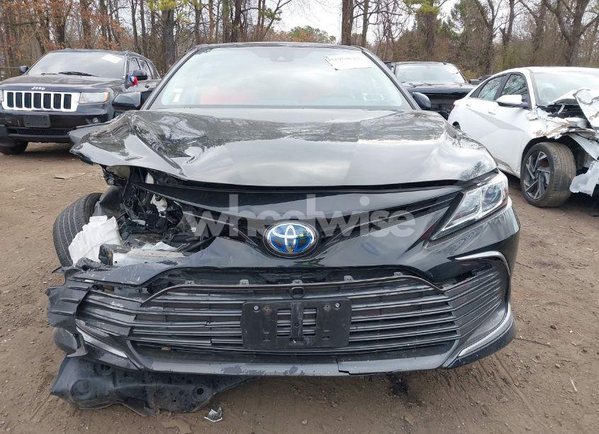 Photo 13 of 2021 Toyota Camry LE HYBRID (VIN 4T1C31AK8MU554259)